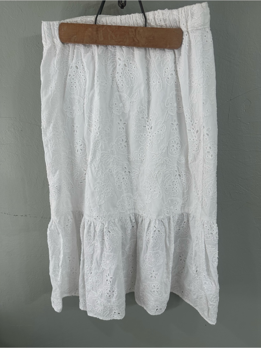 sofia by sofia vergara White Eyelet Midi Skirt with Ruffled Hemline